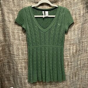 Short sleeve green sweater